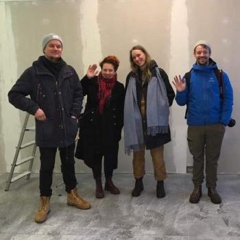 pesula interiör med konstnärer